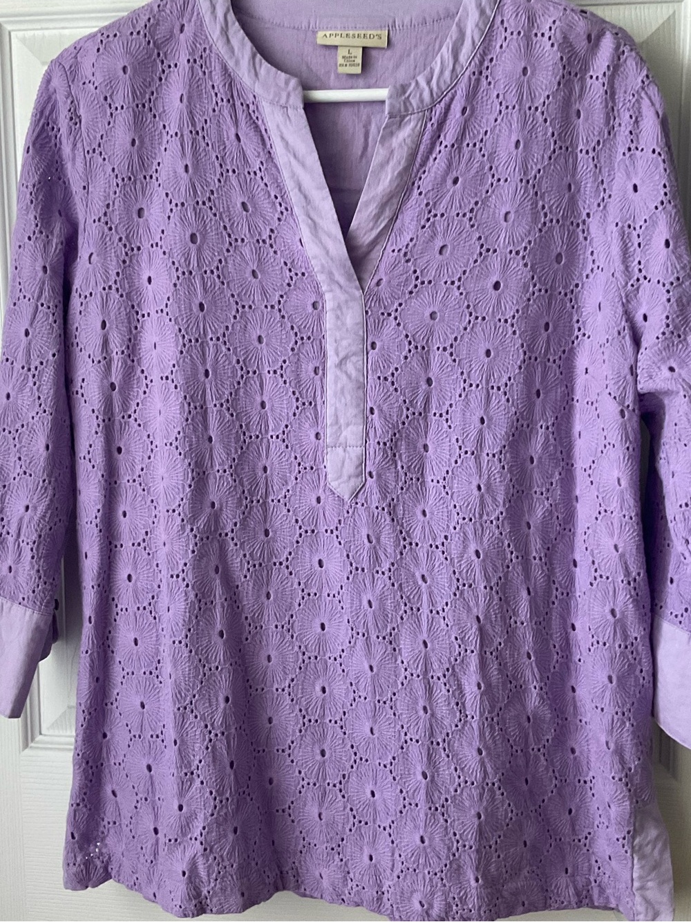 Appleseed’s Lavender Eyelet Top Size large Cotton